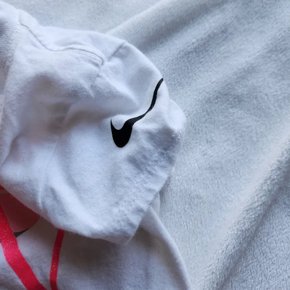 Kids XS Nike Tee - Picture 3 of 3